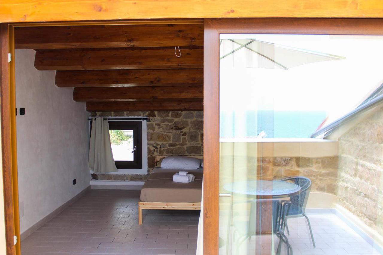 Il Miglio In Piu Bed and Breakfast Castel di Tusa Eksteriør billede